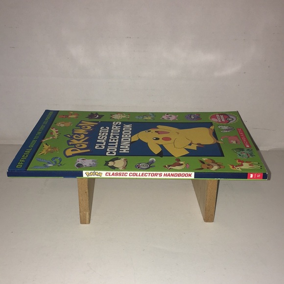 POKEMON CLASSIC COLECTORS HANDBOOK OFFICIAL GUIDE TO FIRST 151 POKEMON NWT - Picture 4 of 4